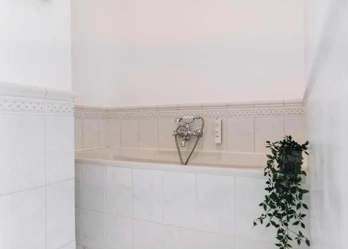 Dream - Art Gallery Family With 2 Bathrooms * Reval